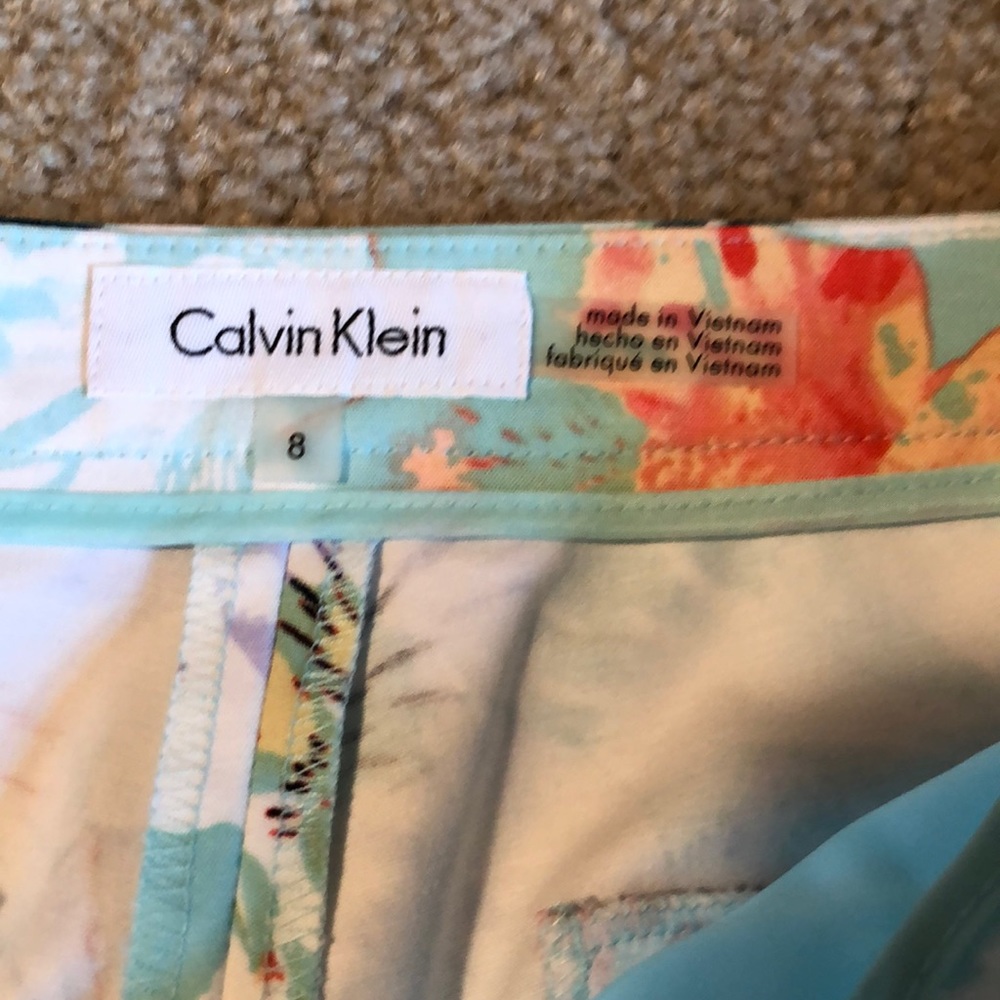 Calvin Klein Floral Cropped Pants in Mint, Coral, Green - Picture 6 of 8